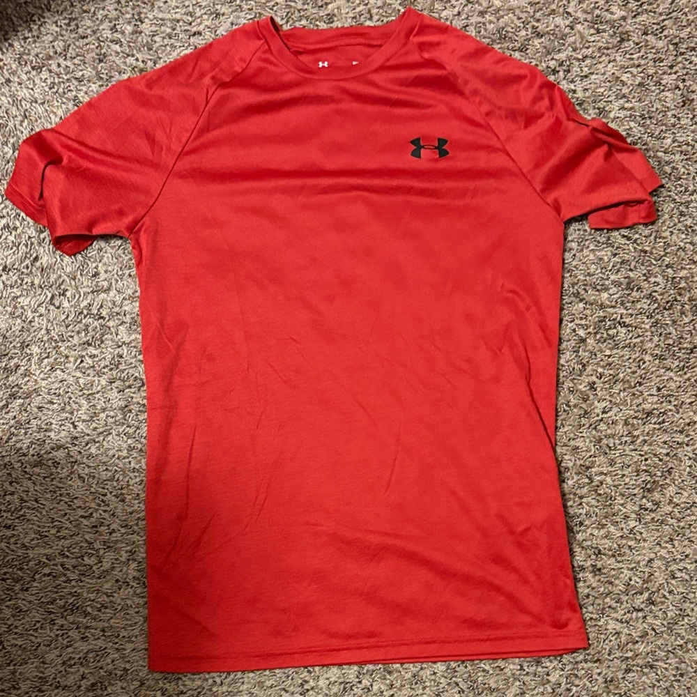 Under Armour Red Short-Sleeve Athletic Tee with Black Logo